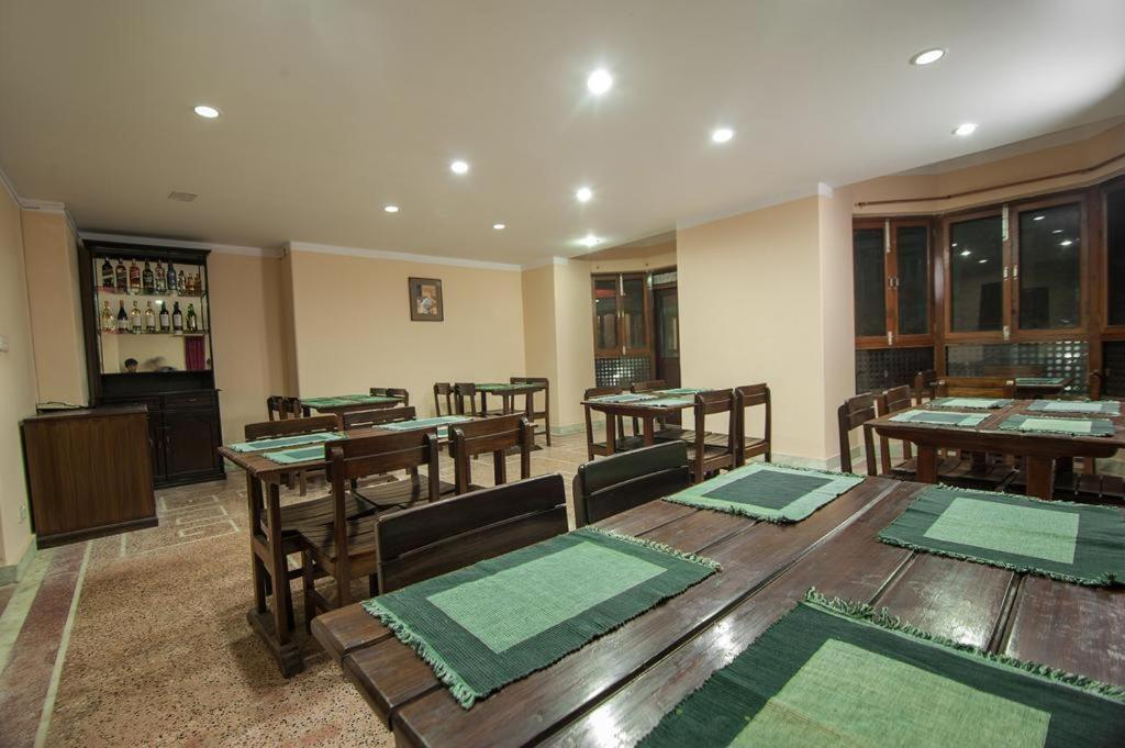 Hotel Candle Inn Pokhara Exterior foto